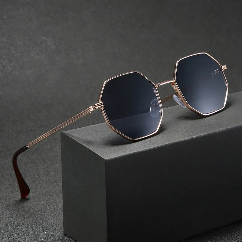 New Women Sunglasses Men Plastic Black Full Frame Square Sun Glasses Out Door Driving Sun Eyewear Fashionable Eyeglass Uv400 ﻿