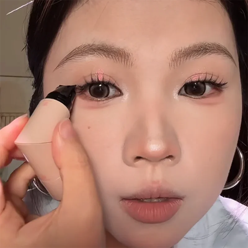 Dual-Head Rotatable Eyeliner Stamp Integrated Waterproof Long Wear Wing Stencil DIY Liquid Eye Liner Pen Fast Drying Makeup