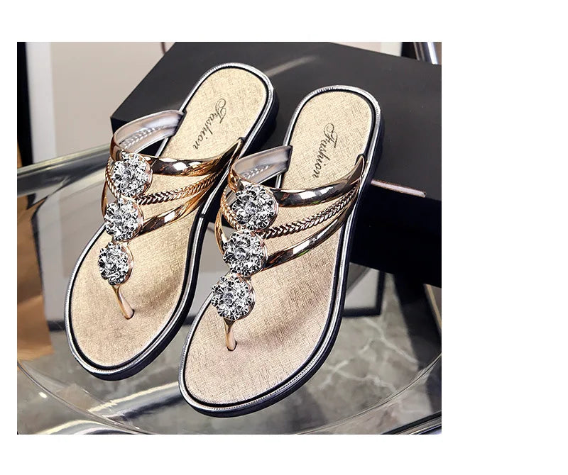 Flip Flops Women Slippers Rhinestone Floral Pattern Hollow Out Crystal Clip Toe Silver Beach Sandals Golden Strap Sandal