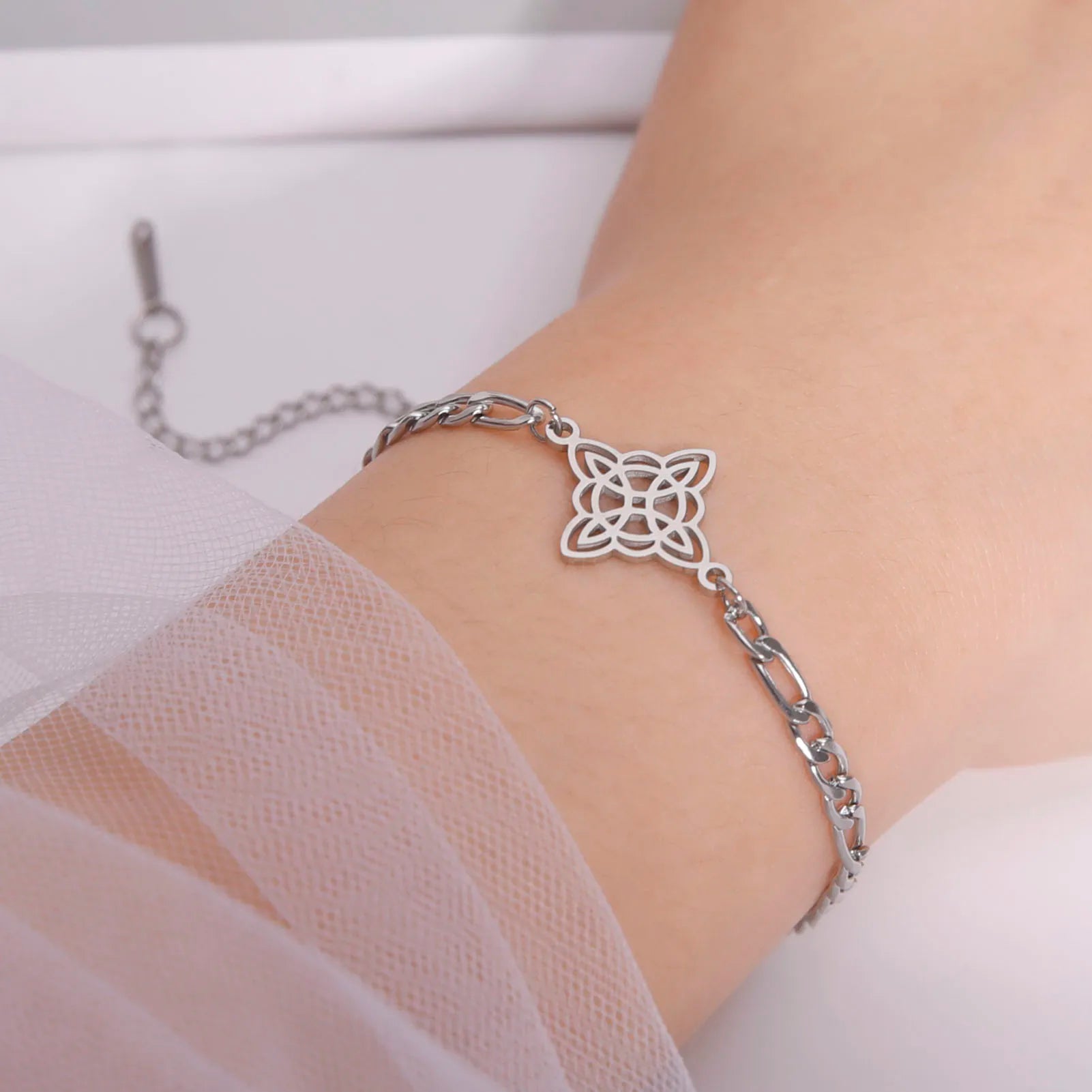 Witchcraft Irish Celtic Knot Charms Bracelets Stainless Steel Witch Knot Chain Bracelet Women Men Vintage Love Jewelry Gifts