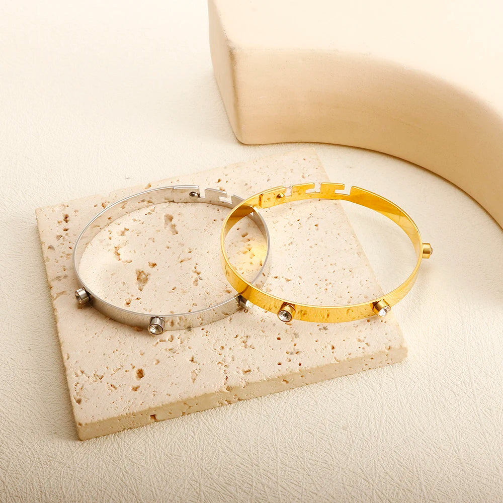 Stainless Steel Crystal Bracelet Bangle – Elegant 3-Stone Fashion Jewelry