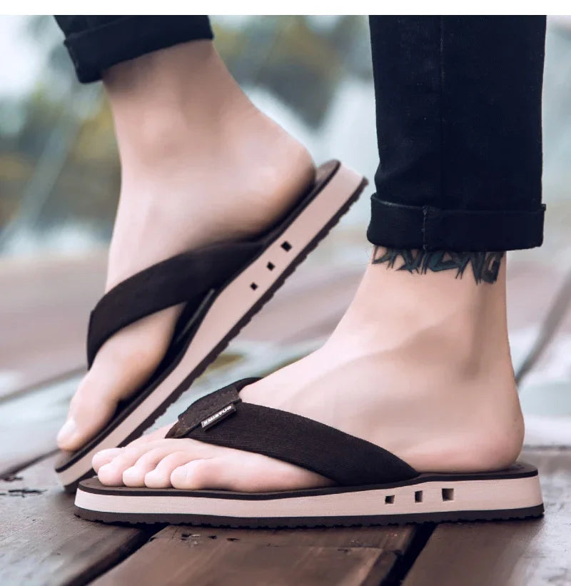 High quality Big Size Hot Sale Flip Flops Men Summer Beach Slippers Men Fashion Brand Breathable Casual Men Slippers Black Blue