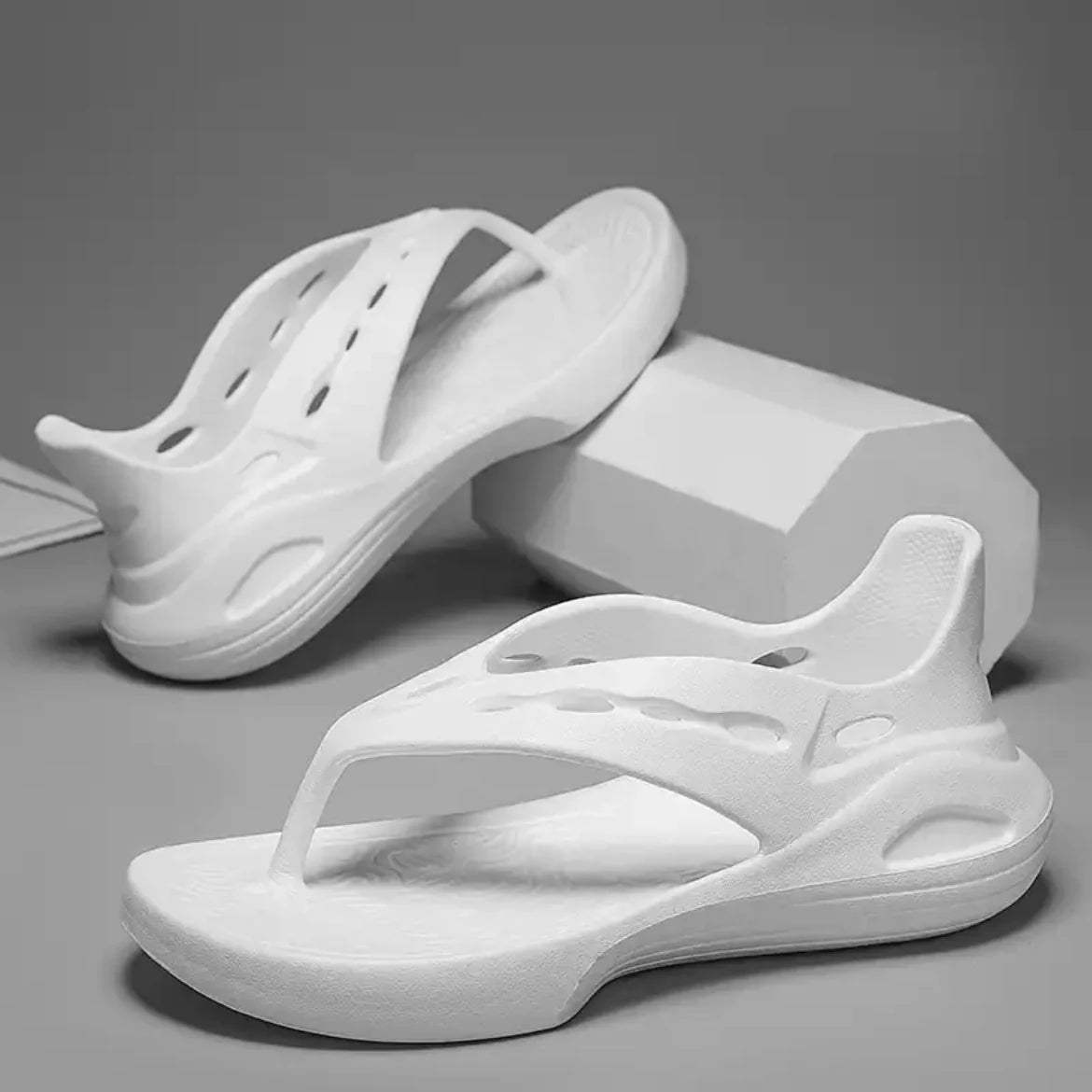 New Design Fashion Mens Flip-flops Casual Shoes Soft Slides Home Slippers Beach Shoes Men Slippers Indoor Outdoor Beach Sandals
