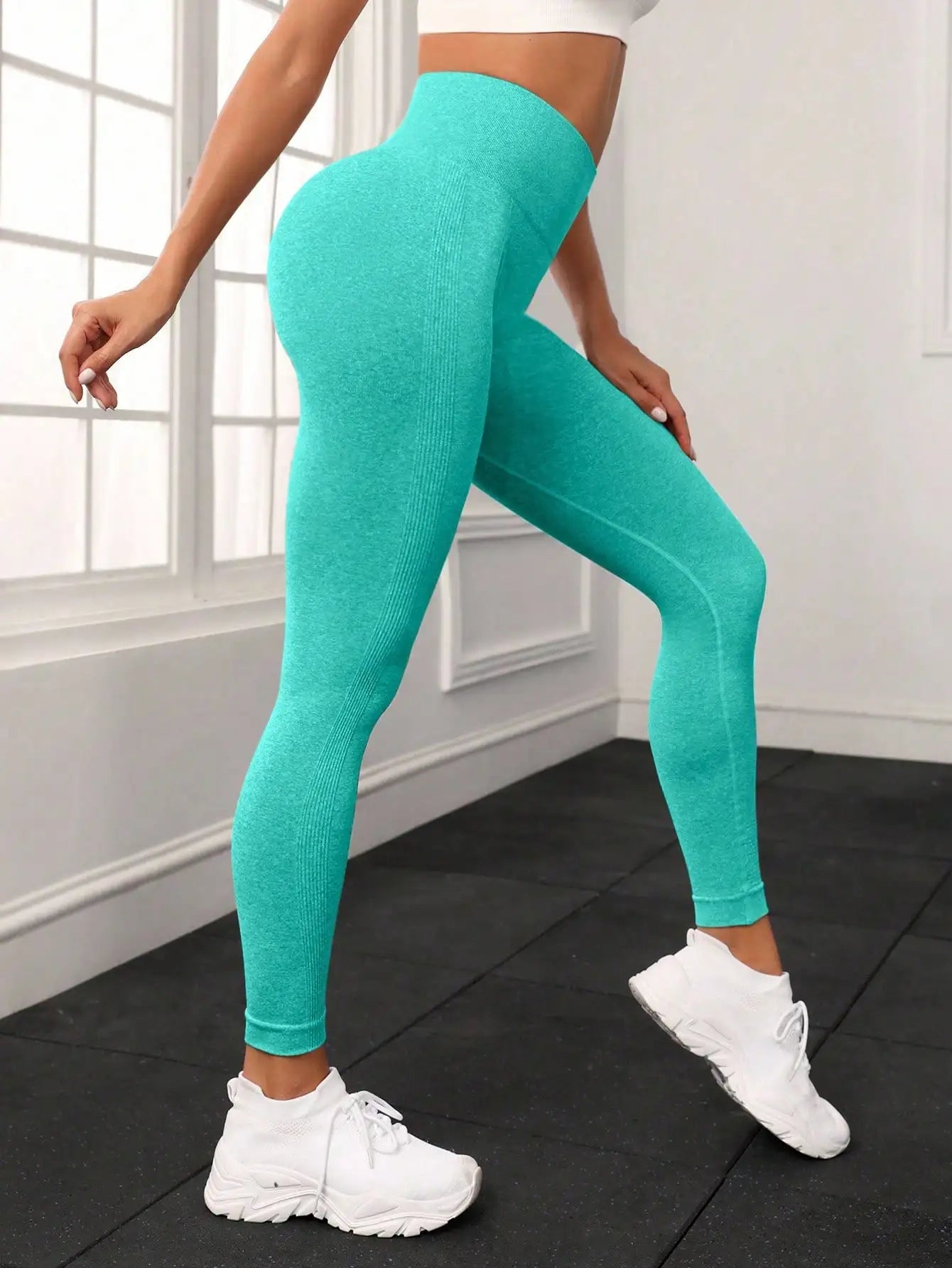 Seamless letter peach yoga pants, hip lifting yoga clothes, tight fitting high waisted sports and fitness pants for women