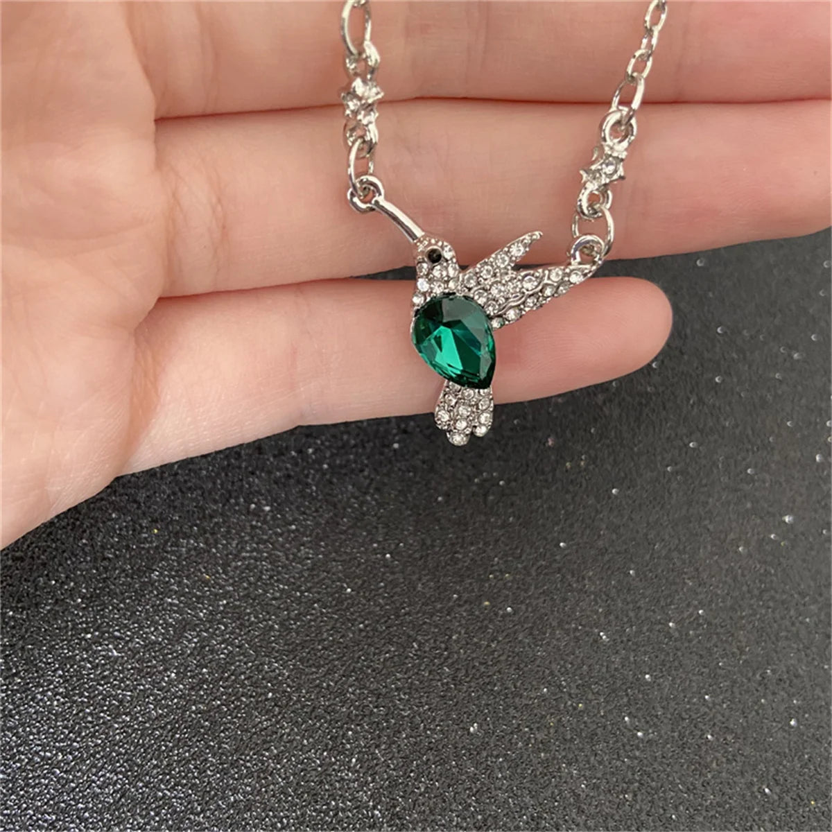 Fashion Crystal Hummingbird Pendant Necklace Exquisite Shiny Zircon Animal Choker Necklace for Women Wedding Party Jewelry Gifts