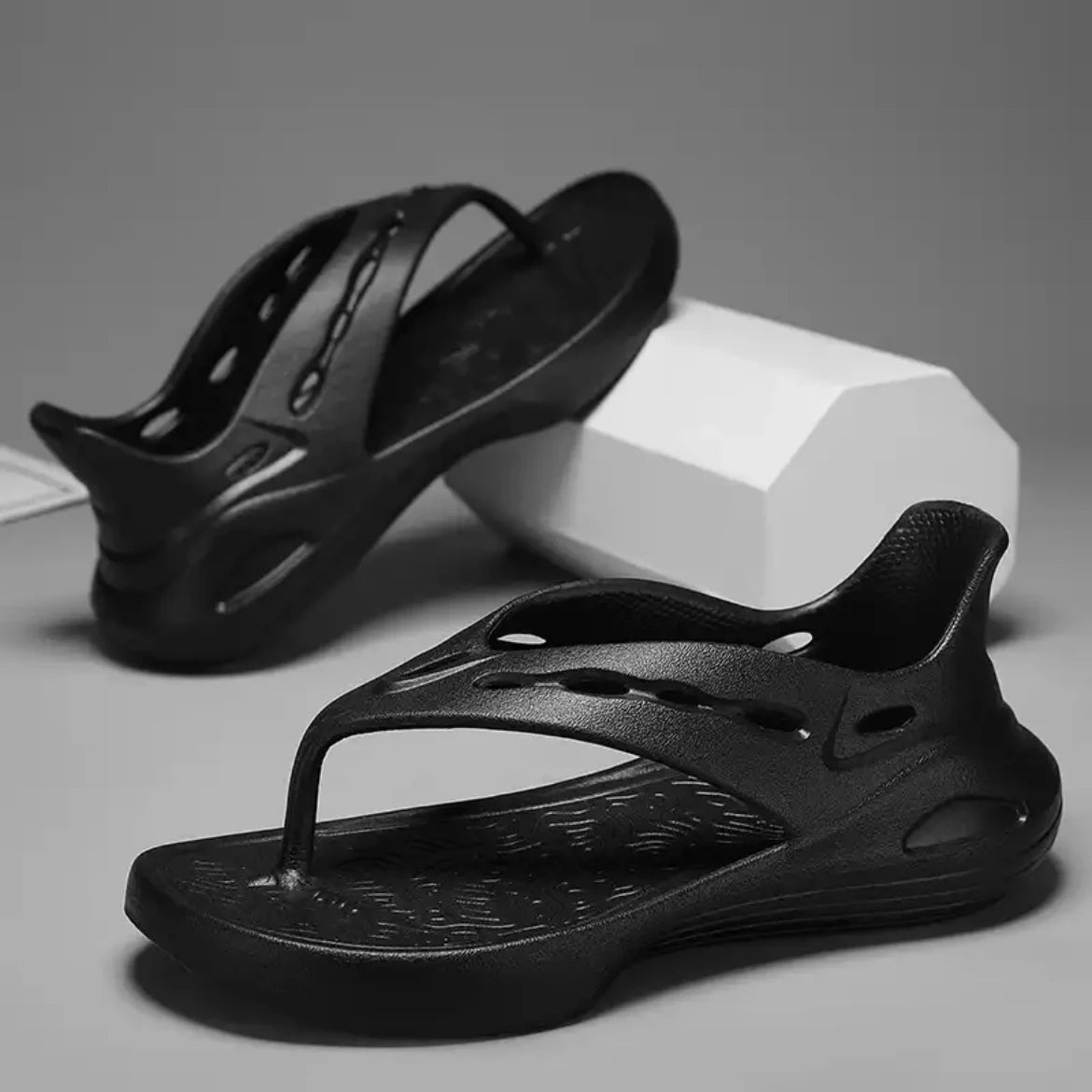 New Design Fashion Mens Flip-flops Casual Shoes Soft Slides Home Slippers Beach Shoes Men Slippers Indoor Outdoor Beach Sandals