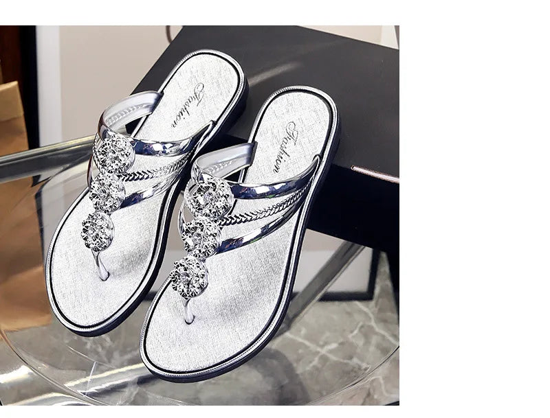Flip Flops Women Slippers Rhinestone Floral Pattern Hollow Out Crystal Clip Toe Silver Beach Sandals Golden Strap Sandal
