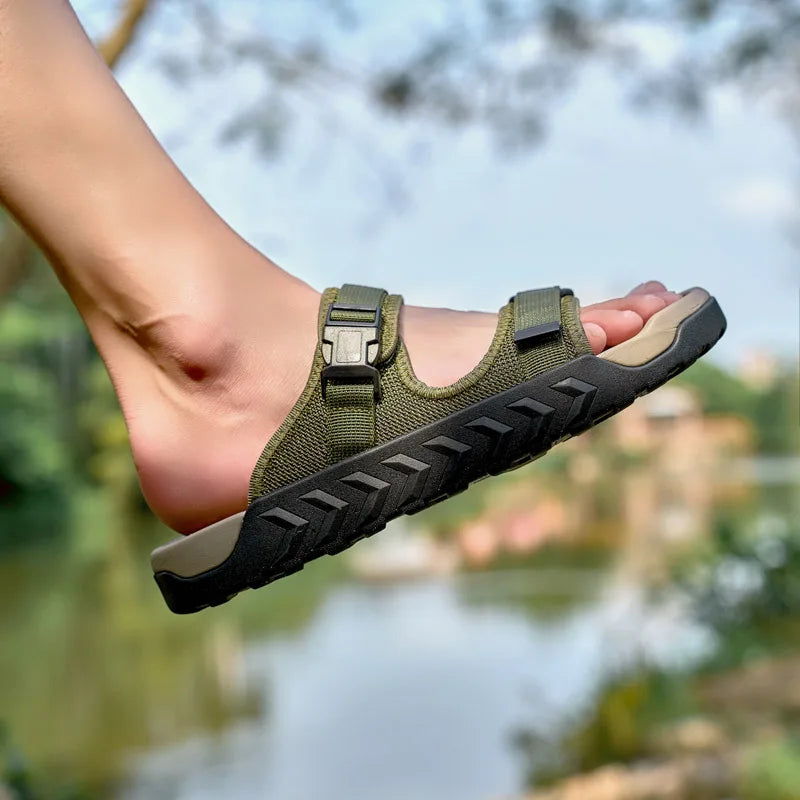 2025 Classic Brand Men's Flat Slippers for Commuting Daily Men's Casual Shoes Anti Slip Fashion Green Summer Beach Sandals