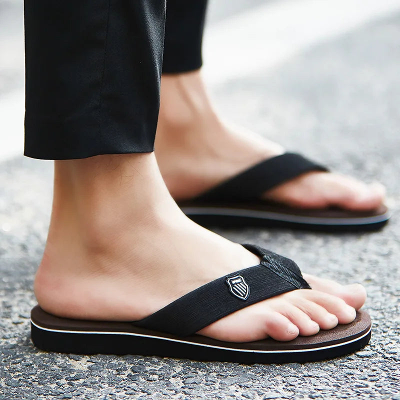 High Quality Summer Slippers Men Flip Flops Beach Sandals Non-Slip Casual Flat Shoes Slippers Indoor Shoes Men Outdoor Slides