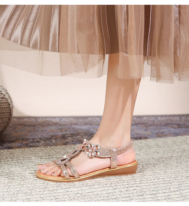 Women Flat Shoes Summer Luxury Designer Rhinestone Sandals Diamond Elegant Glitter Beach Sandals Black Silver Gold Sandals