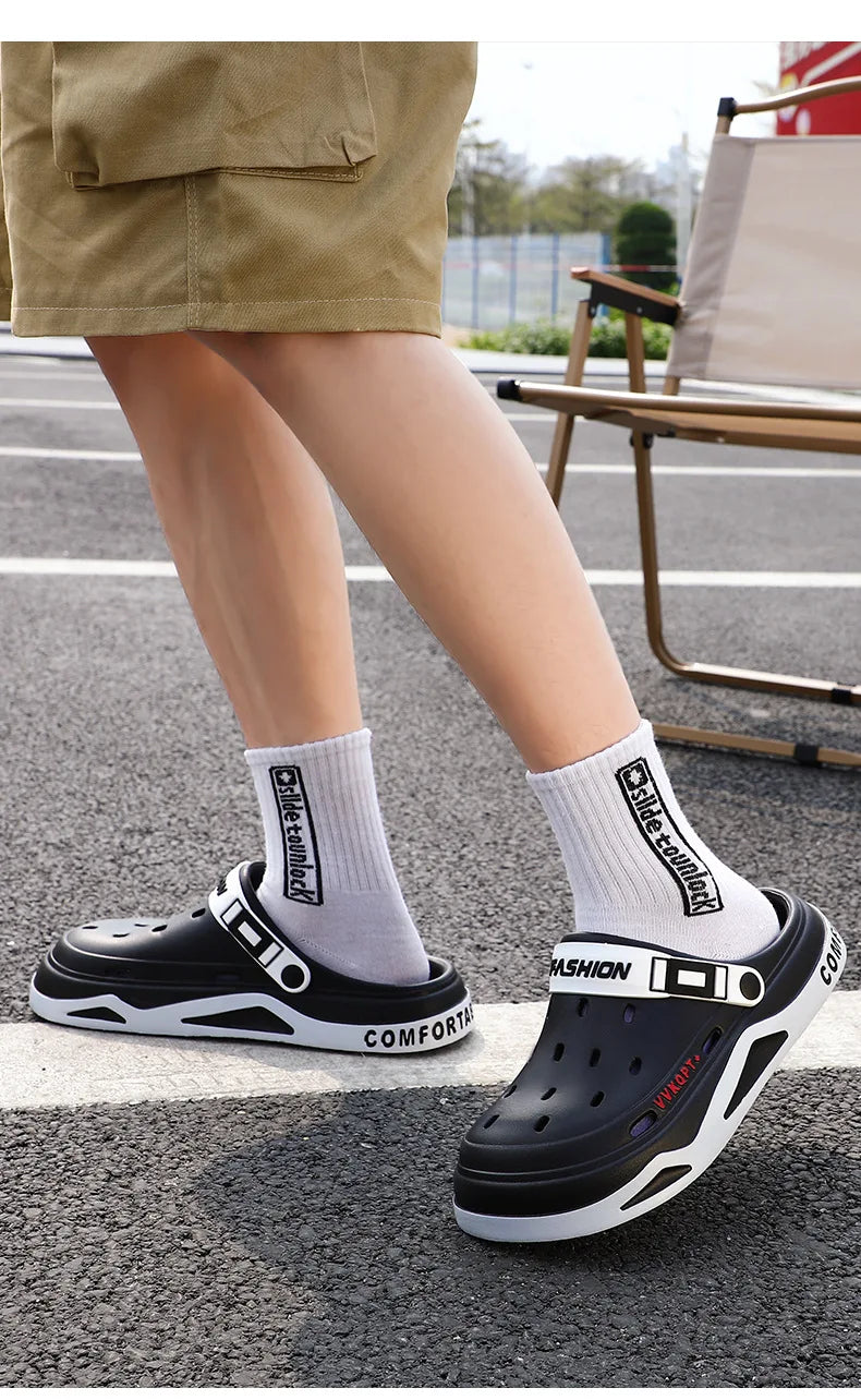 2025 NEW Men Clogs Slippers Fashion Hole Shoes Beach Sandals Indoor House Flats Shoes Lightweight Soft Bathroom Slides