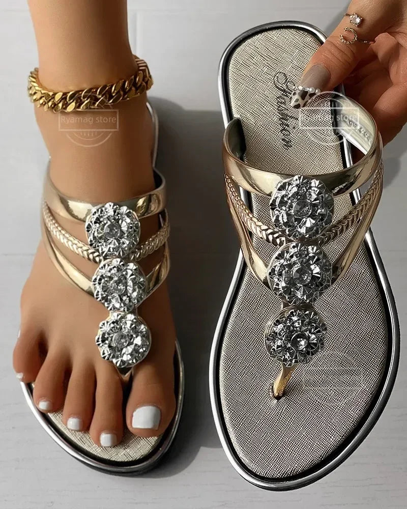 Flip Flops Women Slippers Rhinestone Floral Pattern Hollow Out Crystal Clip Toe Silver Beach Sandals Golden Strap Sandal