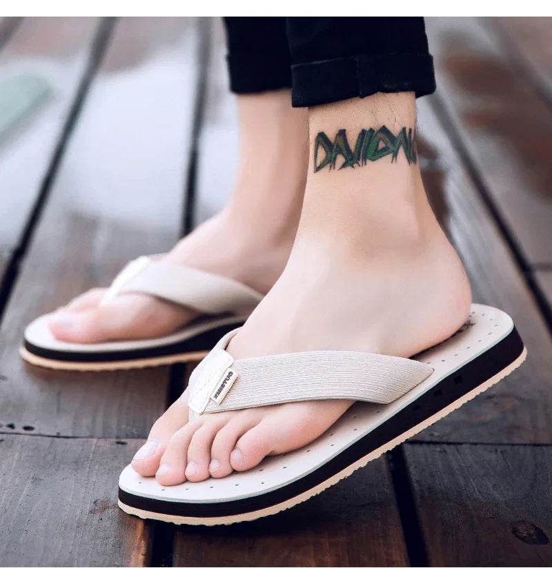 High quality Big Size Hot Sale Flip Flops Men Summer Beach Slippers Men Fashion Brand Breathable Casual Men Slippers Black Blue