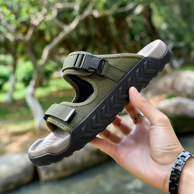 2025 Classic Brand Men's Flat Slippers for Commuting Daily Men's Casual Shoes Anti Slip Fashion Green Summer Beach Sandals
