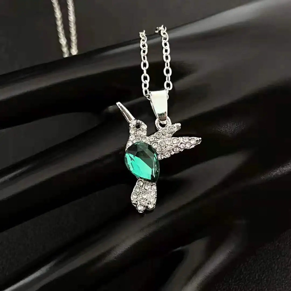 Fashion Crystal Hummingbird Pendant Necklace Exquisite Shiny Zircon Animal Choker Necklace for Women Wedding Party Jewelry Gifts